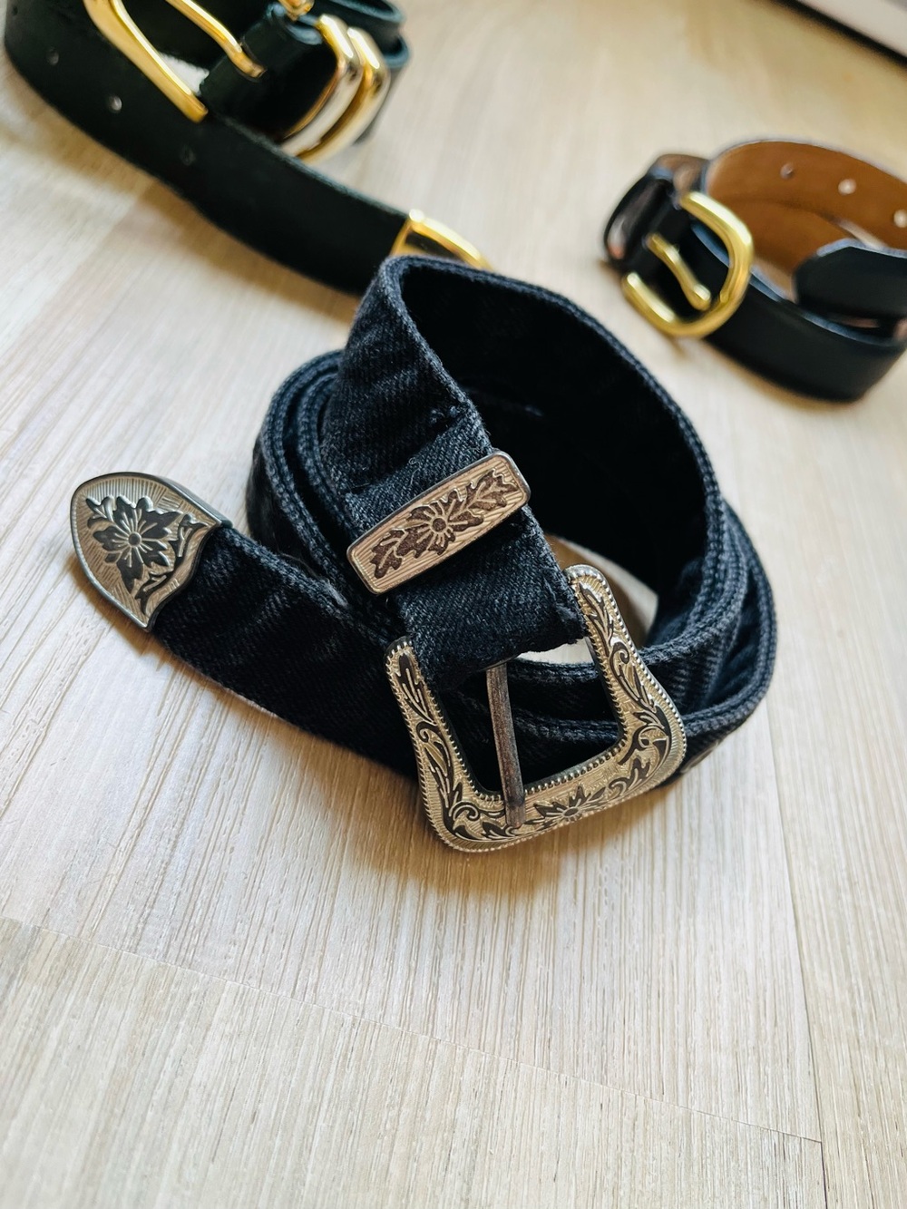 Women’s Vintage Black Western-Style Belt with Silver Metal Buckle 26” Belt XS